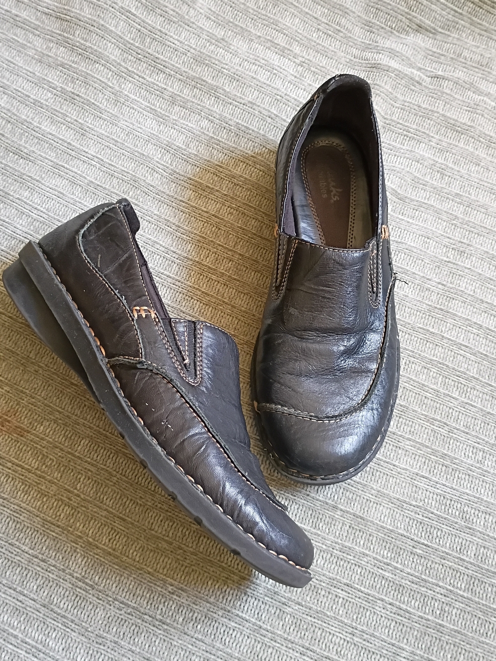 Clarks Bendables Women 8.5M Brown Leather Slip On Comfort Loafers Shoes